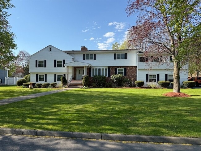 Photo - 16 Indian Rock Dr