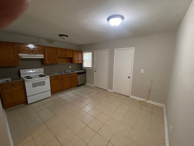 Photo - **ON HOLD**3 Bedroom / 1 Bathroom Home for...