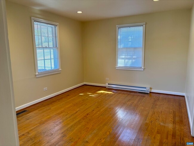 Photo - 912 Elliott Ave