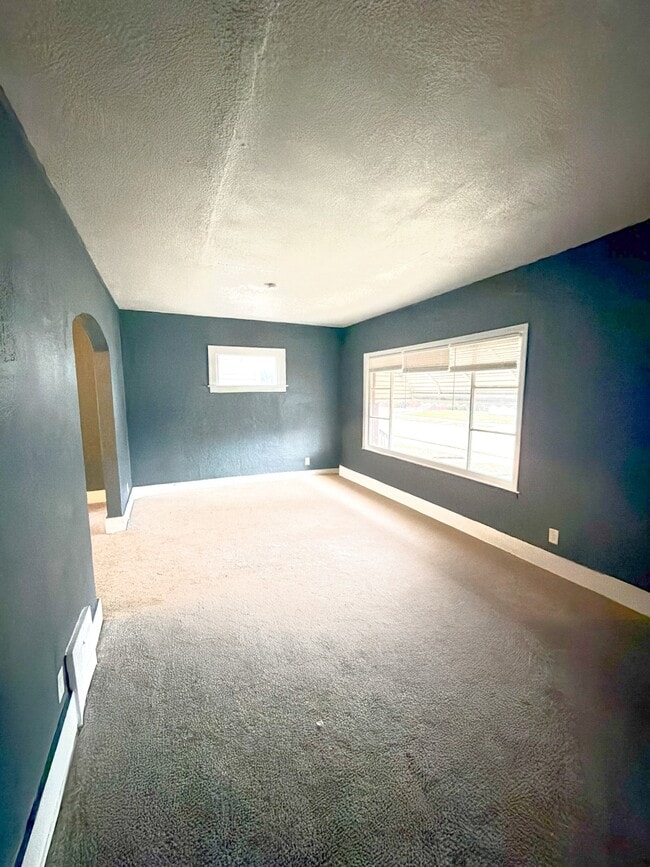 Photo - 14011 Roselawn St