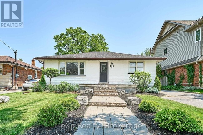 Photo - 111 Riverside Dr N