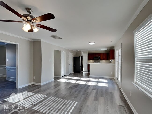 Photo - 1506 Cairo Way