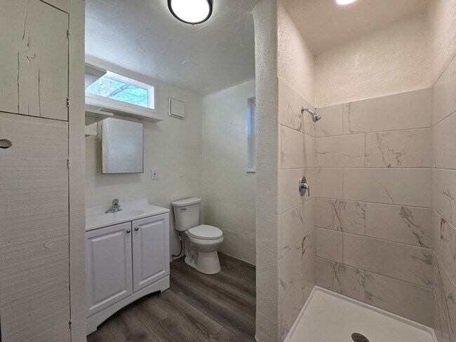 Photo - 313 Tesuque Dr Unit B