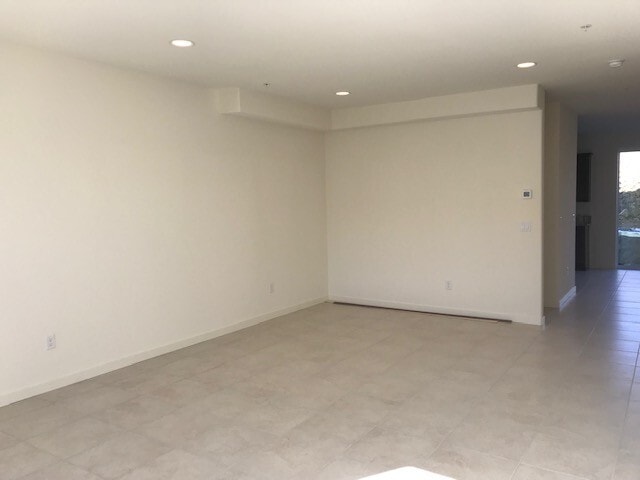 Photo - Three story townhouse near UNR.<b><br><br>