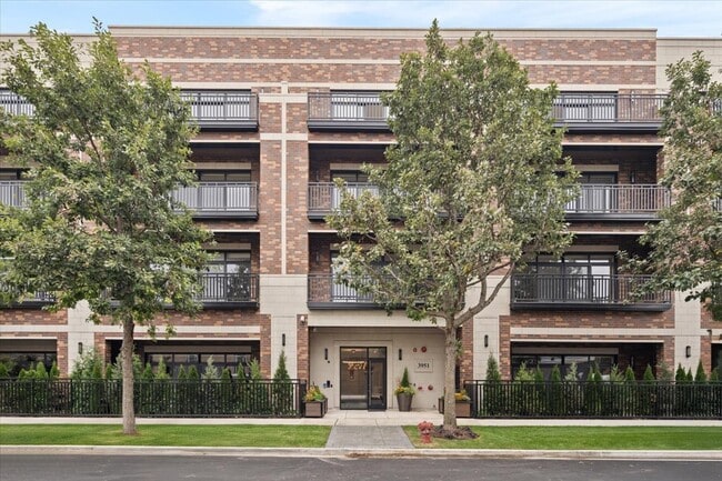 Building Photo - 3951 N Wayne Ave