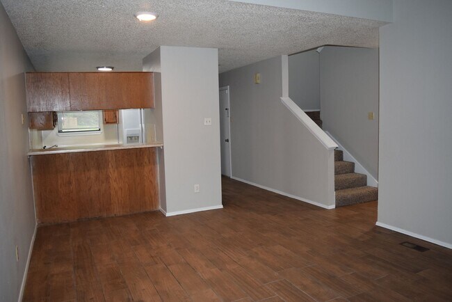 121 Perth Ct