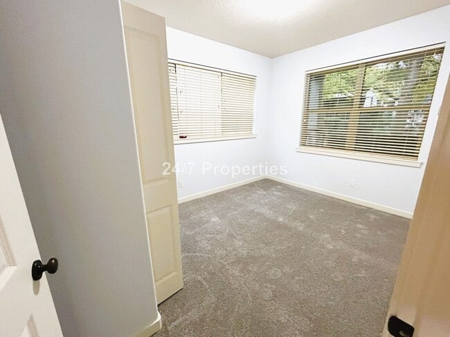 Photo - Updated 2 BD | 1 BA Condo with Amenities - Arbor Crossing