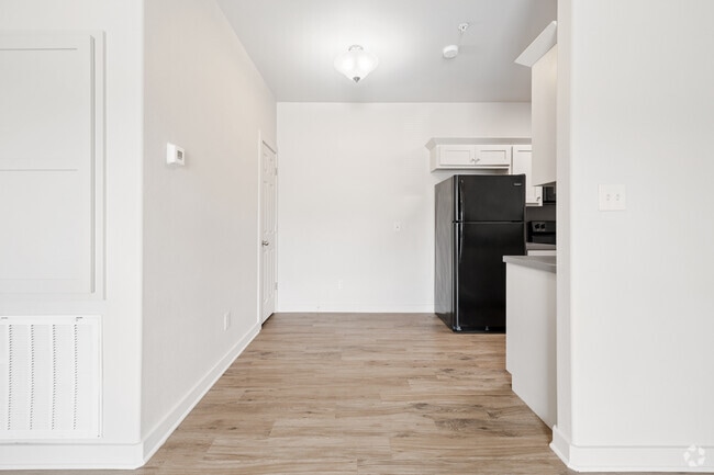 2BR, 1BA - 853SF - Dining Area