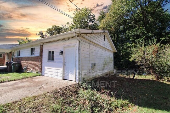 Photo - 3448 Ringwood St
