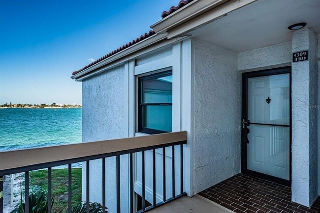 6265 Sun Blvd Unit 309