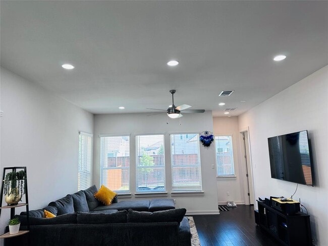 Photo - 1336 Westborough Ln