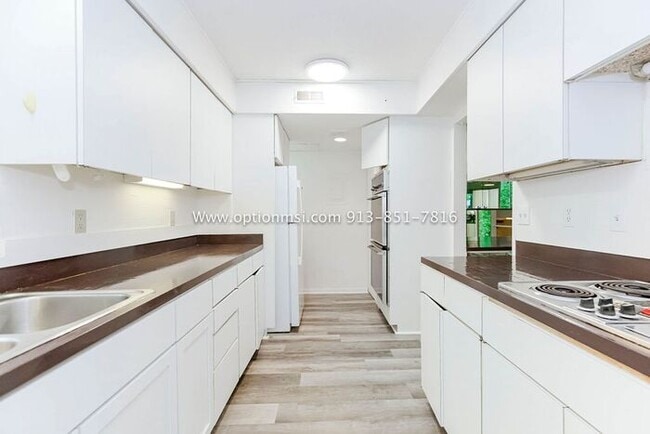 Photo - Spacious duplex near KU!