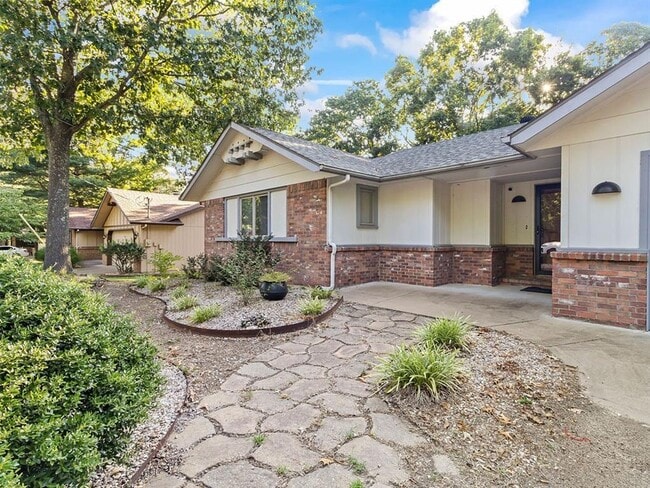 Photo - 22 Tavistock Dr