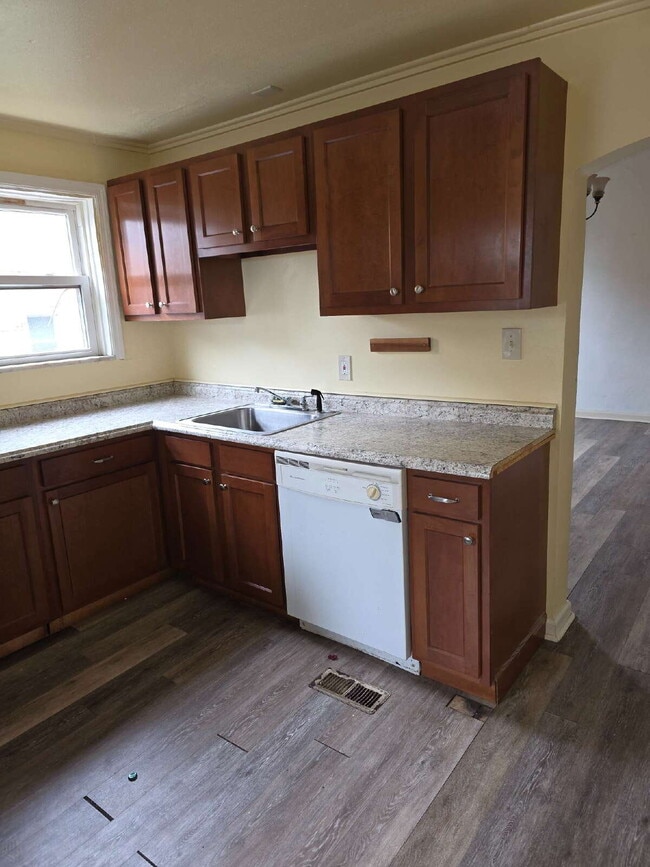 Photo - Large 4 Bedroom 2 Bath in Mt. Washington