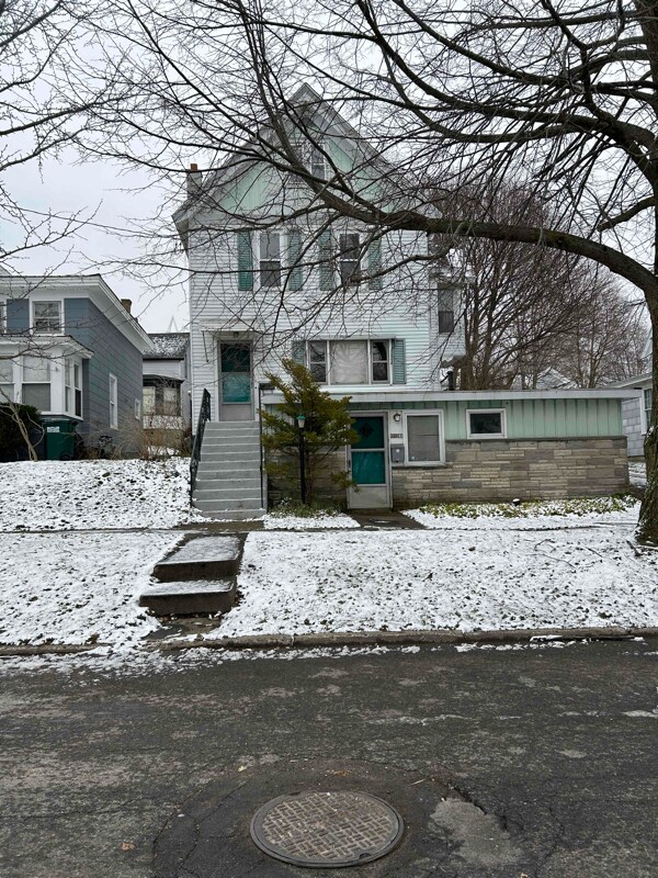 Photo - 201 E 5th St
