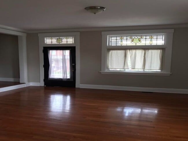 Photo - Available June 2026 - Gorgeous Mt. Washington Home w/ Lots of Charm!