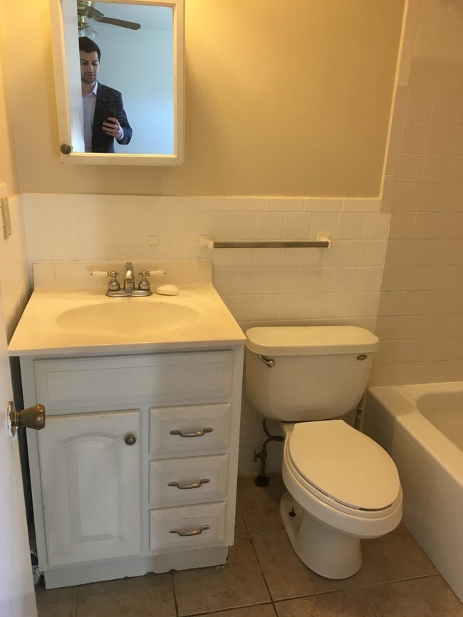 229 Moon Clinton Rd Apartments Moon Township, PA