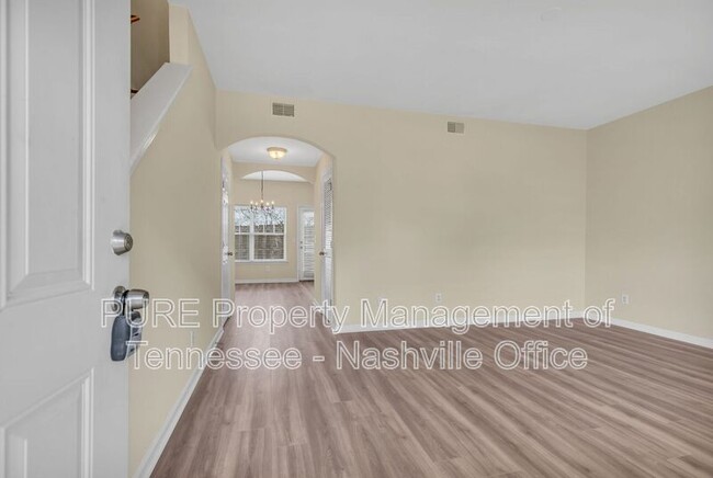 Photo - 740 Vernon Ave