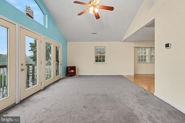 Building Photo - 1702 Oakfield Ave