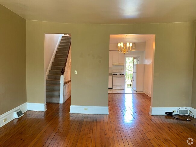 Building Photo - 5431 Howe St Unit 2nd Rental