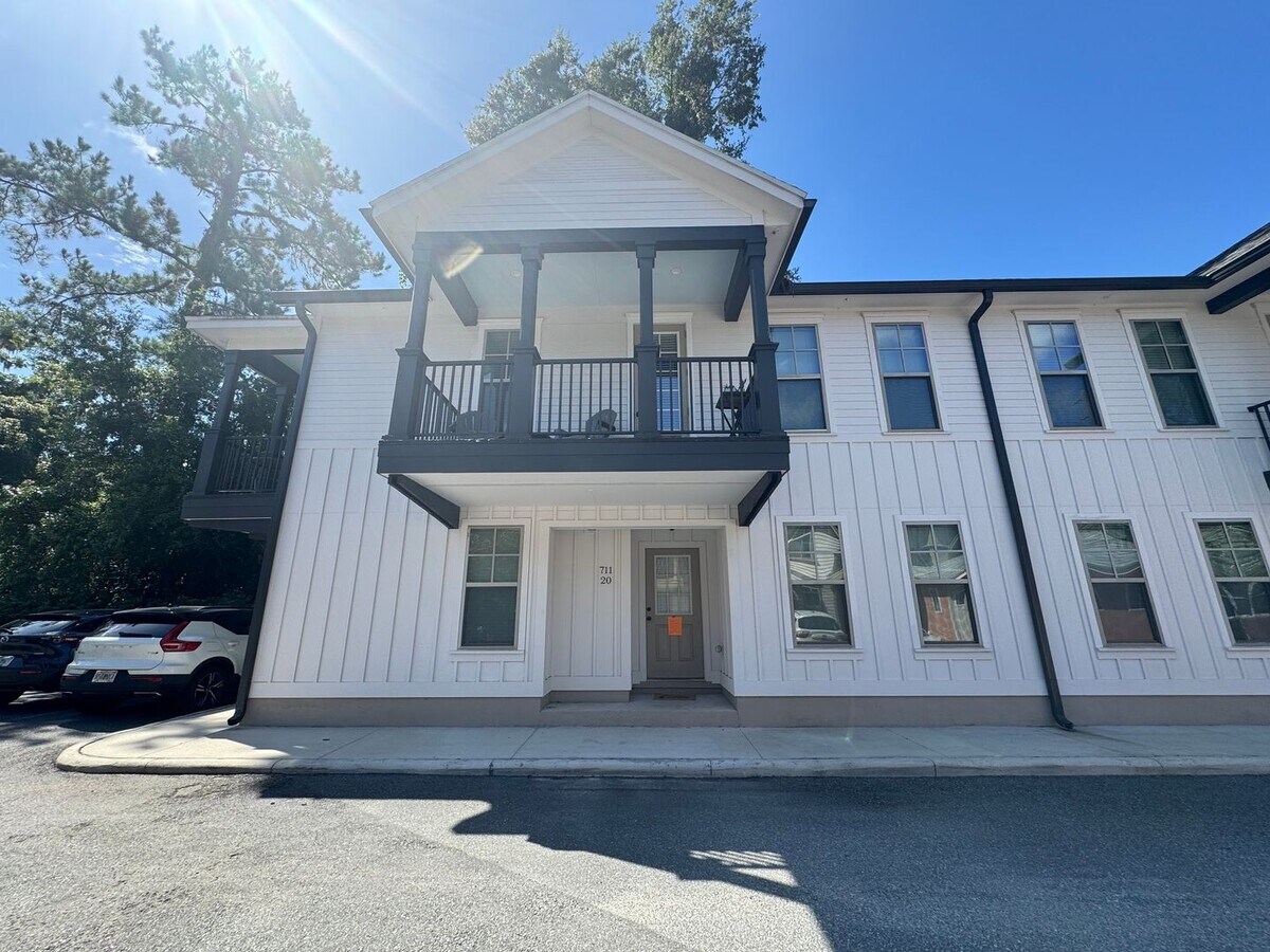 Student Living Near UF - 3 Bed / 3 Bath Ho... - Student Living Near UF - 3 Bed / 3 Bath Ho...