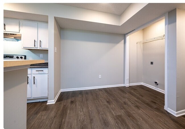Photo - 2121 Lobdell Blvd Unit 308