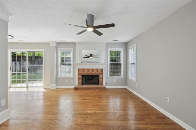 Photo - 1328 Glenover Way