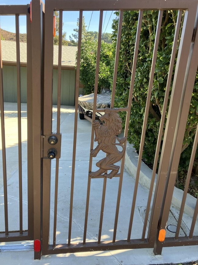 Puerta peatonal - 3548 Gladiola Dr