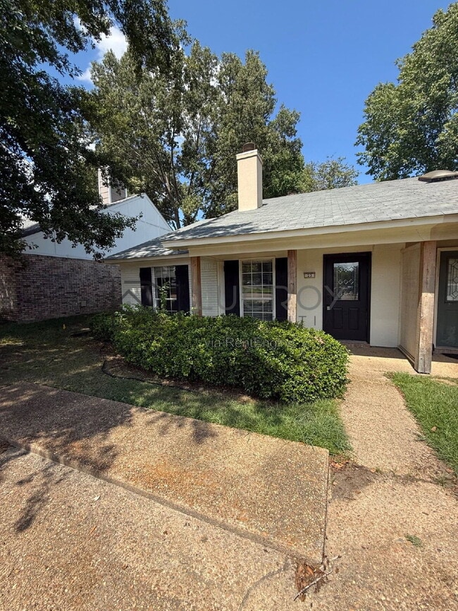 23 Meadowoods Pl