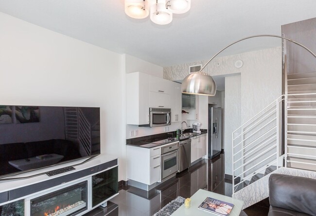 Building Photo - 60 SW 13th St Unit 1617