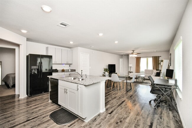 Photo - 7915 Meadow Cranesbill Ln