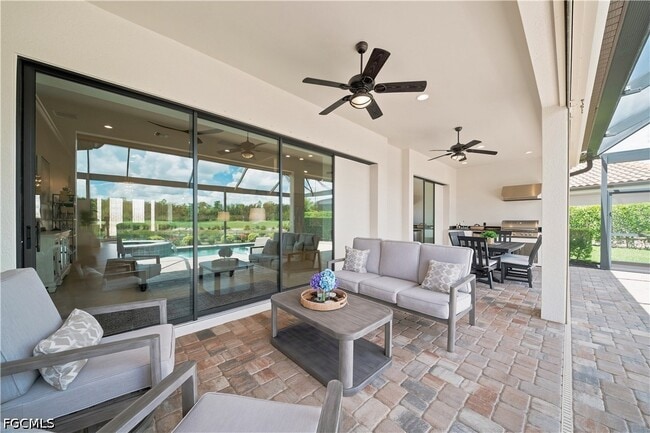 8888 Savona Ct