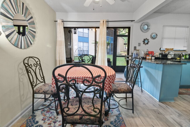 Photo - 2811 SW Archer Rd Unidad O123