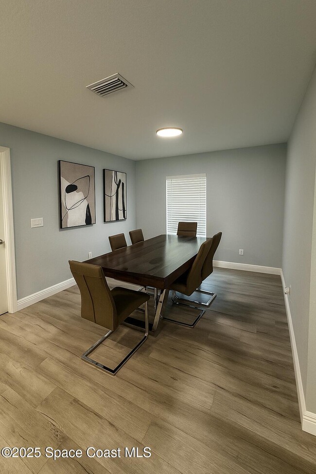 Photo - 940 Ithaca Ave SE