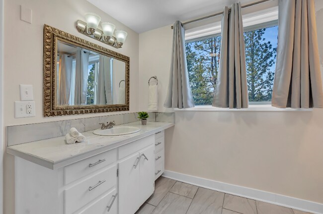 Photo - 3720 W Grandview Ave Unit C