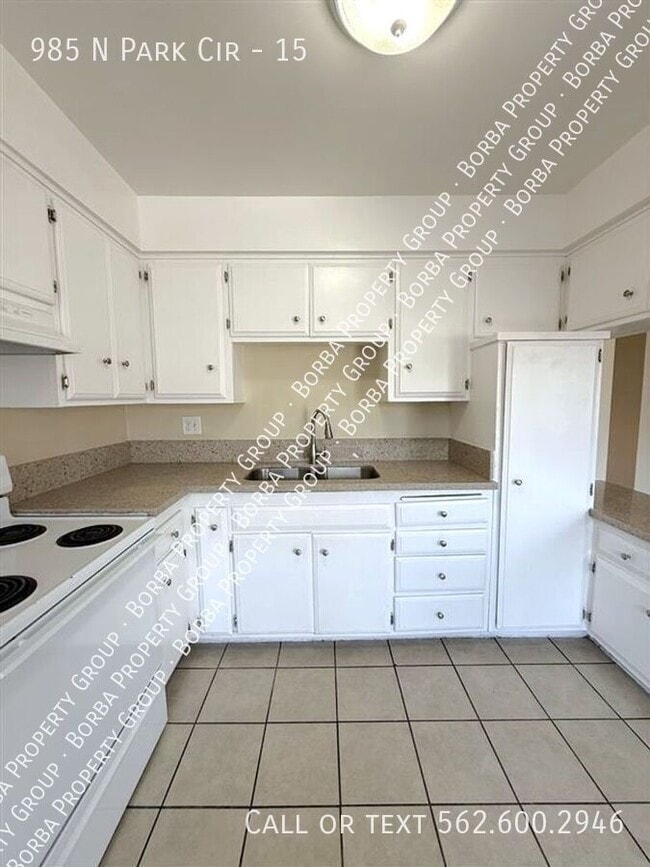 Photo - 985 N Pk Cir Unit 15