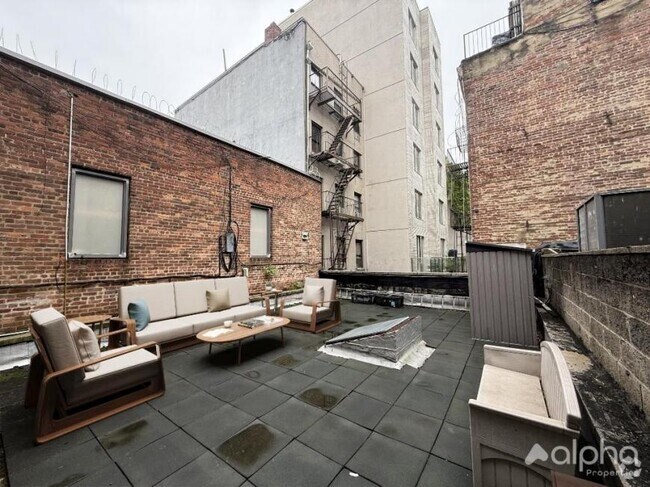 Building Photo - 1 bedroom in NEW YORK NY 10003 Unit 1B Rental