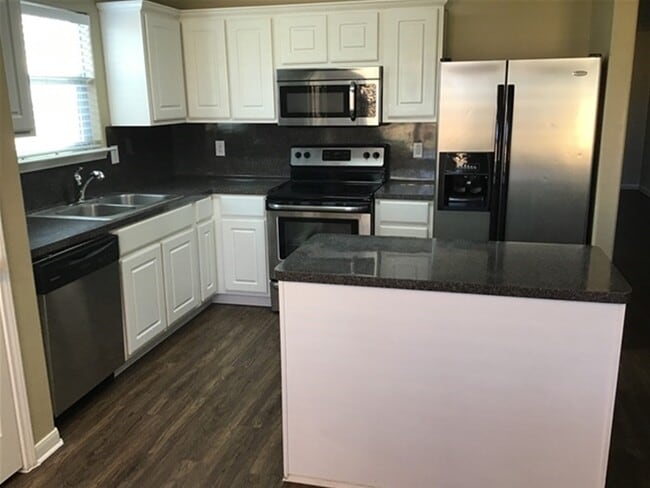 Photo - 3926 Cloudbluff Ln