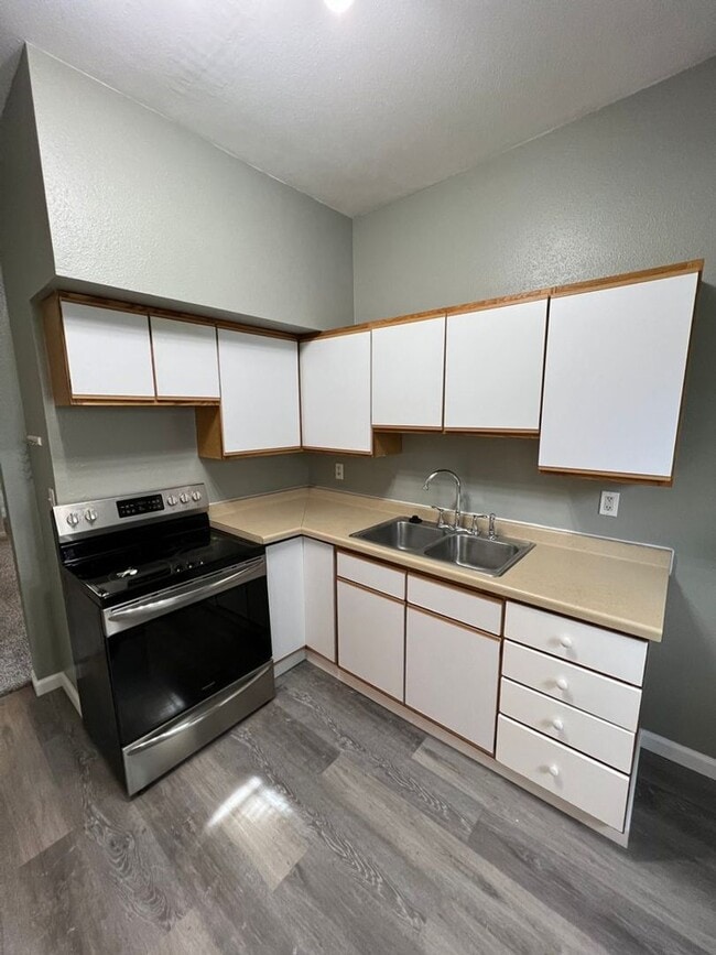 Photo - 812 Chicago Ave Unit 812 Chicago Ave  1