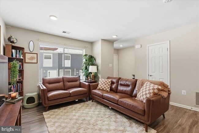 Photo - 3053 Heathcote Rd