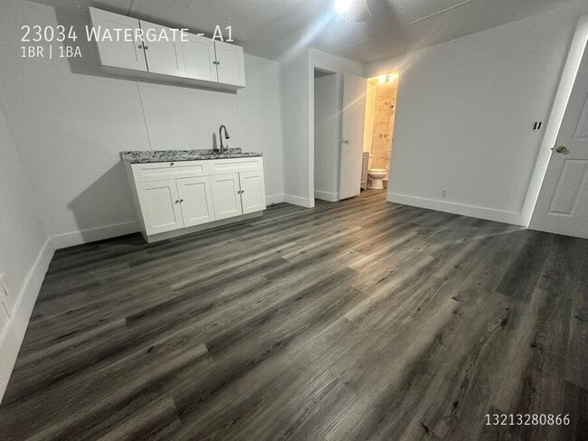 Building Photo - 23034 Watergate-A1 Unit A1