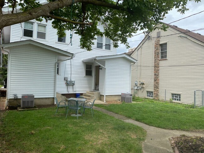 2598-2600 Dayton Ave