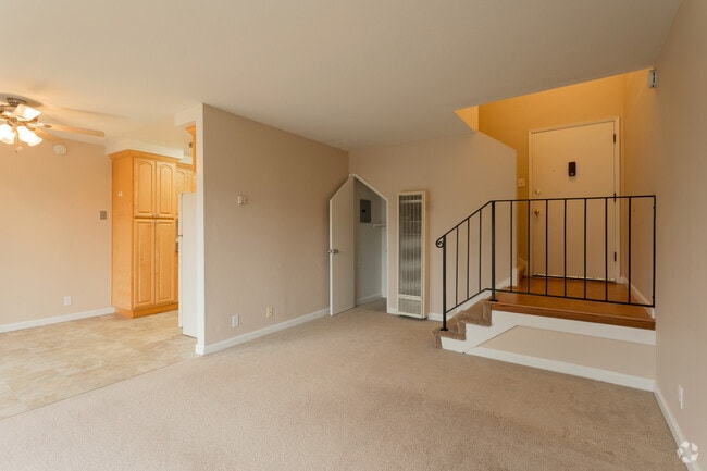 Interior Photo - Northlake Ambassador Apartments