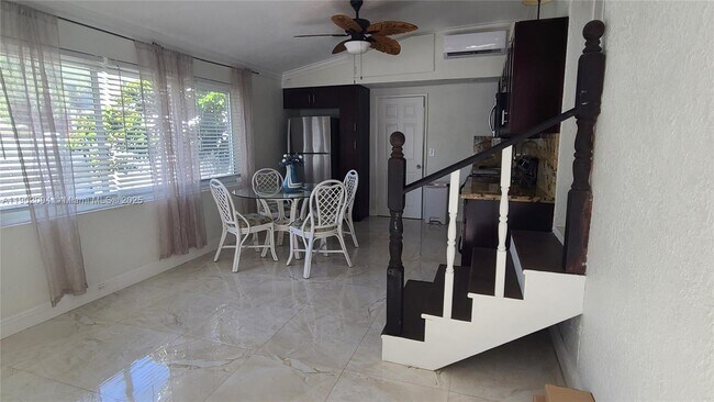 Photo - 3221 NE 7th St Unit 2