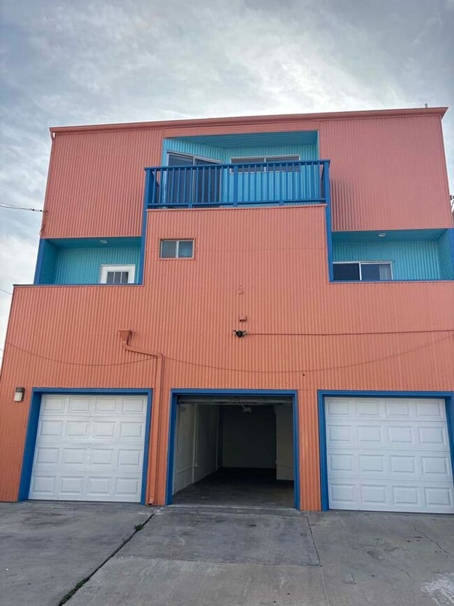 Photo - 915 Broadway St Unit 01