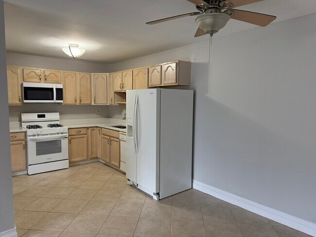 Photo - 9s070 Frontage Rd Unit 102