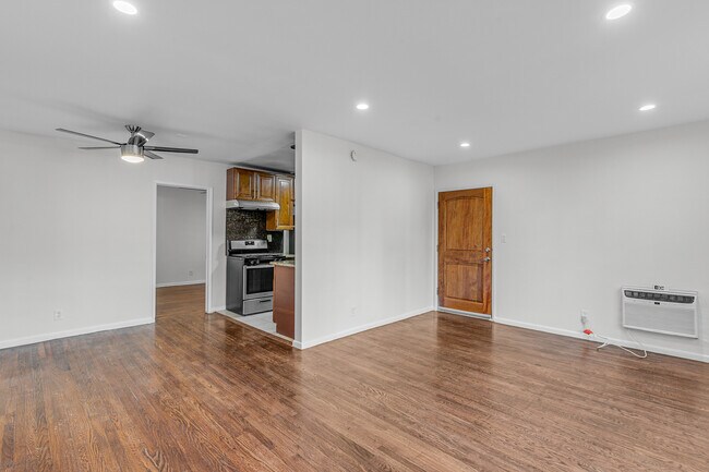 Photo - 14616 Magnolia Blvd