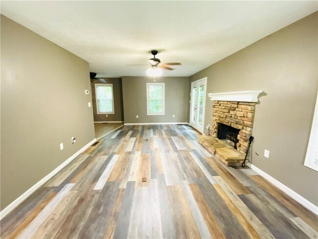 Photo - 4090 Riversong Dr NW