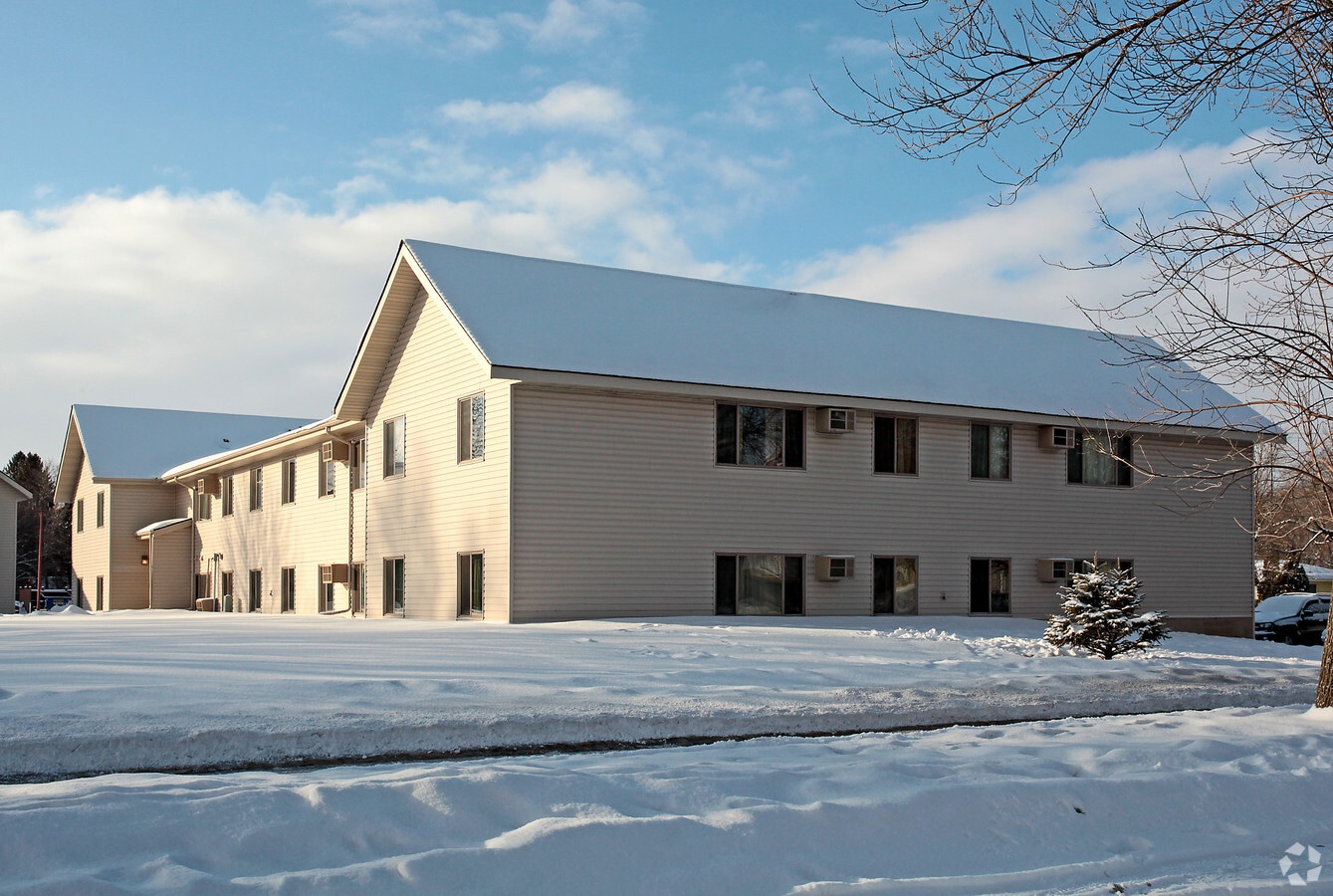 Hanson Apartments - Hanson Apartments