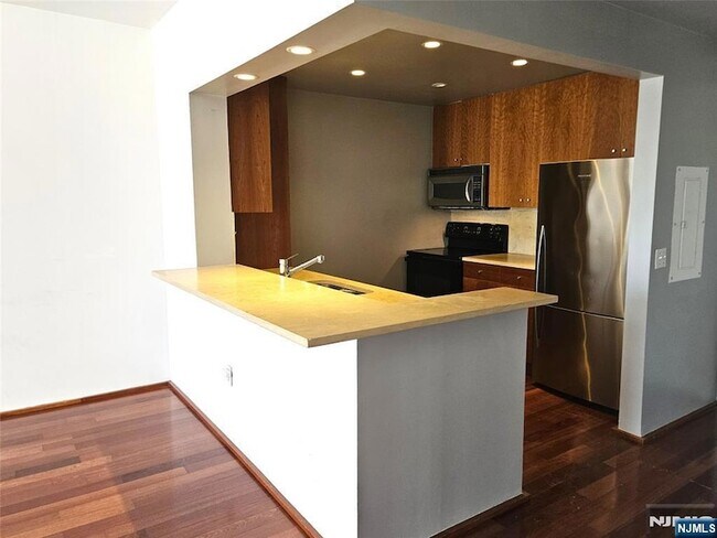 Photo - 3104 City Pl